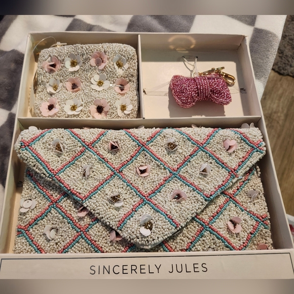 Sincerly Jules Handbags - Sincerly Jules Beaded Clutch Set - Cream and Pink